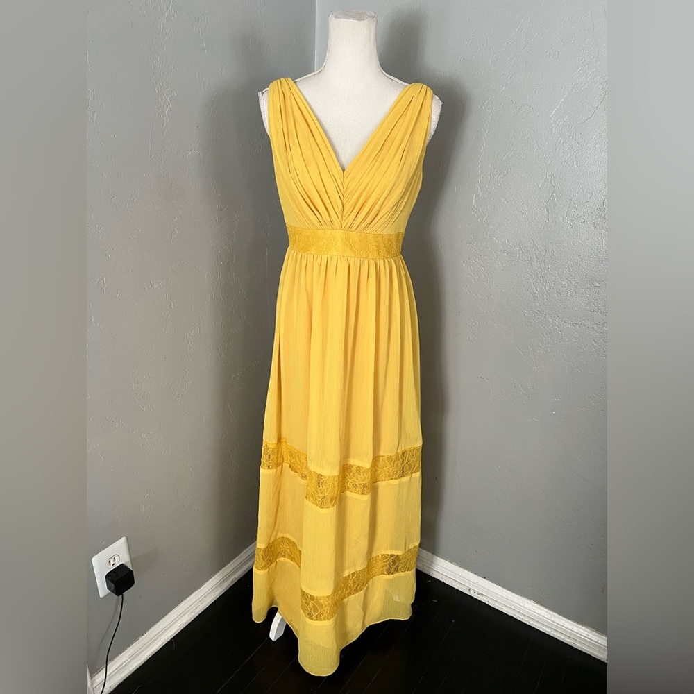 DAVID’S BRIDAL Elegant Yellow Maxi Dress size 8